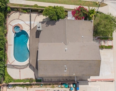 1724 Hilliard Avenue - Photo Thumbnail 4