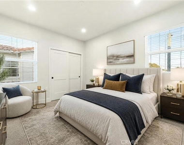 2043 Lincoln Avenue - Photo Thumbnail 9