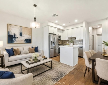 2043 Lincoln Avenue - Photo Thumbnail 8
