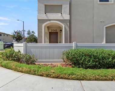 2043 Lincoln Avenue - Photo Thumbnail 1