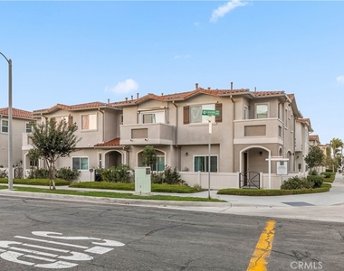2043 Lincoln Avenue - Photo Thumbnail 13