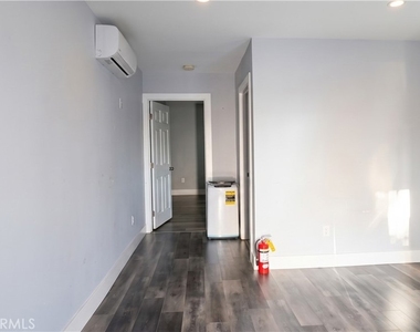 8216 Encino Avenue - Photo Thumbnail 2