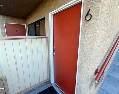6665 Franklin Avenue - Photo Thumbnail 24