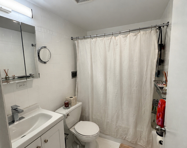 50 West 34th Street - Photo Thumbnail 3