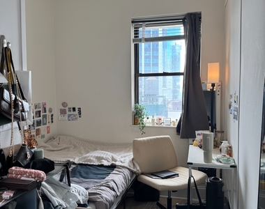 50 West 34th Street - Photo Thumbnail 1