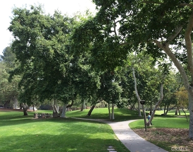 1164 Irving Avenue - Photo Thumbnail 22