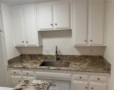 1164 Irving Avenue - Photo Thumbnail 5