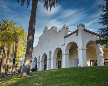 1164 Irving Avenue - Photo Thumbnail 25