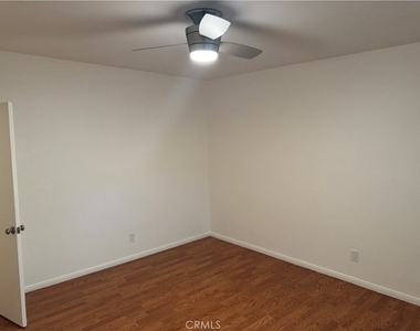 1164 Irving Avenue - Photo Thumbnail 13