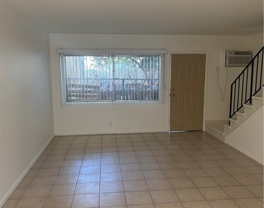 1164 Irving Avenue - Photo Thumbnail 2