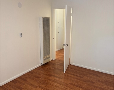 1164 Irving Avenue - Photo Thumbnail 12