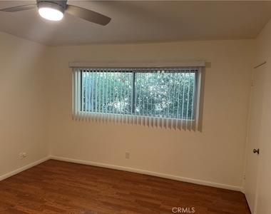 1164 Irving Avenue - Photo Thumbnail 11