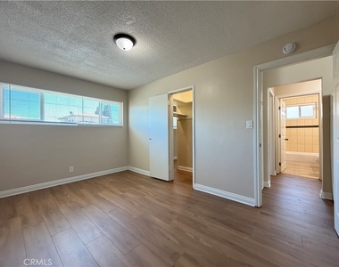 12915 Doty Avenue - Photo Thumbnail 12