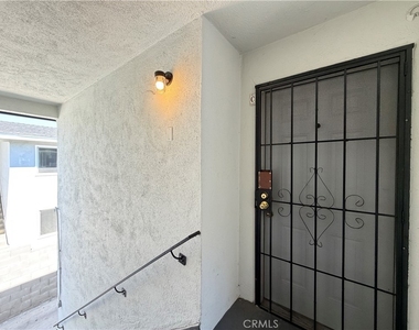 12915 Doty Avenue - Photo Thumbnail 1