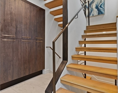 802 Bard Street - Photo Thumbnail 31