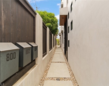 802 Bard Street - Photo Thumbnail 37