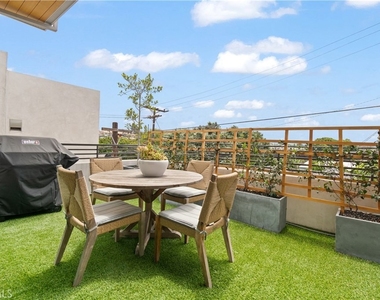 802 Bard Street - Photo Thumbnail 6