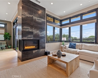 802 Bard Street - Photo Thumbnail 7