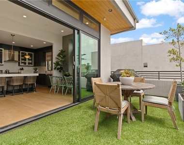 802 Bard Street - Photo Thumbnail 5