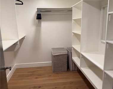 802 Bard Street - Photo Thumbnail 15