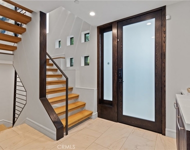 802 Bard Street - Photo Thumbnail 11