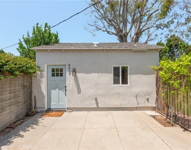 8017 Airlane Avenue - Photo Thumbnail 1