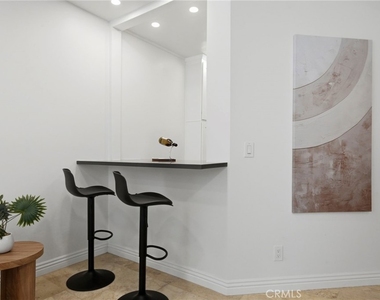 120 S Crescent - Photo Thumbnail 7