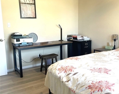 6663 Manzanita Avenue - Photo Thumbnail 11