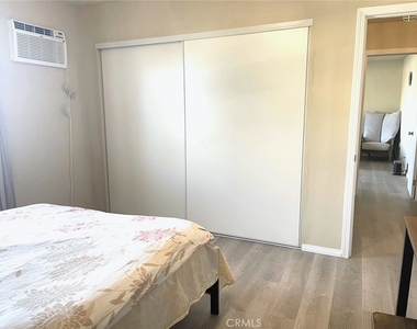 6663 Manzanita Avenue - Photo Thumbnail 12