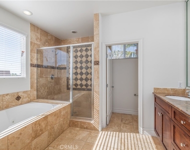 2402 Ives Lane - Photo Thumbnail 19