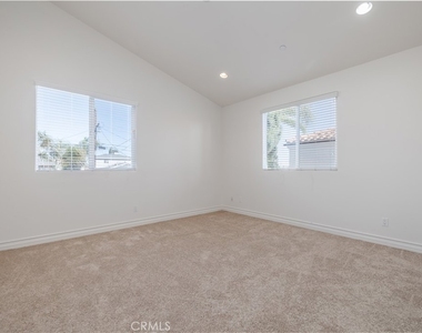 2402 Ives Lane - Photo Thumbnail 24