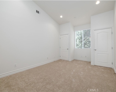 2402 Ives Lane - Photo Thumbnail 22