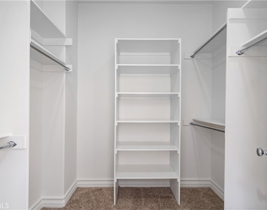 2402 Ives Lane - Photo Thumbnail 18