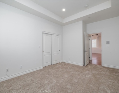 2402 Ives Lane - Photo Thumbnail 15