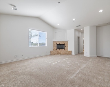2402 Ives Lane - Photo Thumbnail 17
