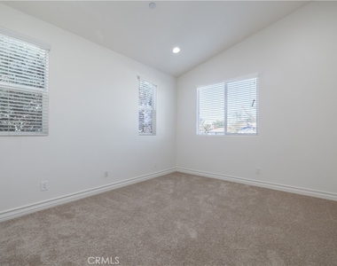 2402 Ives Lane - Photo Thumbnail 28