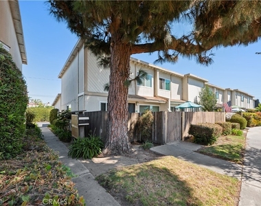 25205 Cypress Street - Photo Thumbnail 3