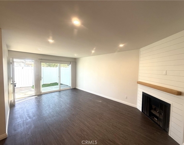 25205 Cypress Street - Photo Thumbnail 6
