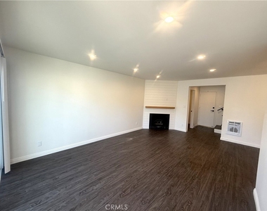 25205 Cypress Street - Photo Thumbnail 5