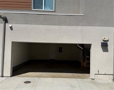 18090 Prairie Avenue - Photo Thumbnail 15