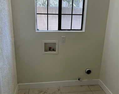 4018 W 5th - Photo Thumbnail 14