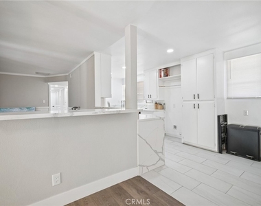 1112 E Avenue J4 - Photo Thumbnail 8