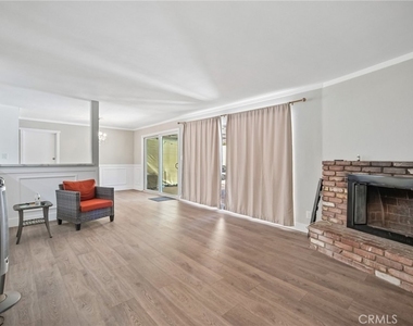 1112 E Avenue J4 - Photo Thumbnail 2