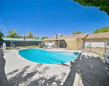 1112 E Avenue J4 - Photo Thumbnail 27
