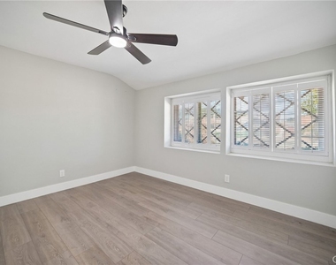 1112 E Avenue J4 - Photo Thumbnail 21