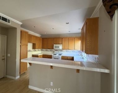 11121 Lavender Lane - Photo Thumbnail 4