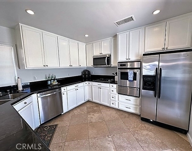 3717 Cherry - Photo Thumbnail 31