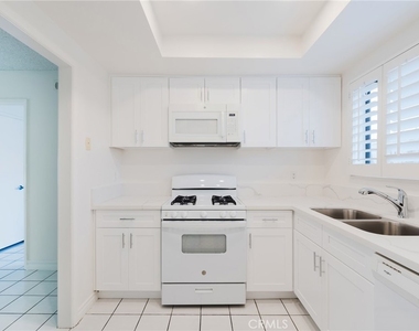27943 Ridgebluff Court - Photo Thumbnail 7