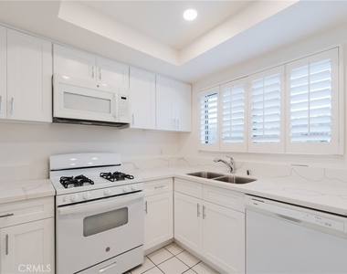 27943 Ridgebluff Court - Photo Thumbnail 6