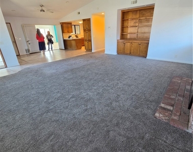696 Tilia Street - Photo Thumbnail 2